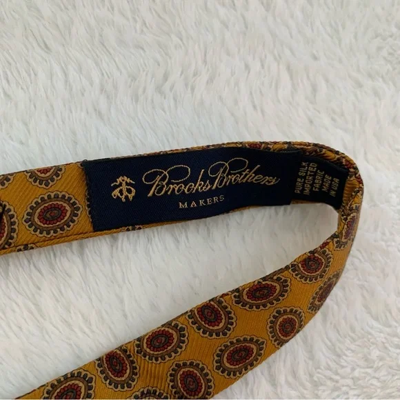 Brooks Brothers Makers Mustard Yellow Maroon Medallion Silk Adjustable Bow Tie - Picture 2 of 6